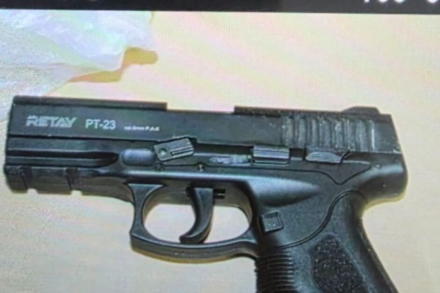 ΥΚΑΝ: Εντόπισαν πιστόλι, γεμιστήρες και ναρκωτικά – Συνελήφθησαν δύο πρόσωπα
