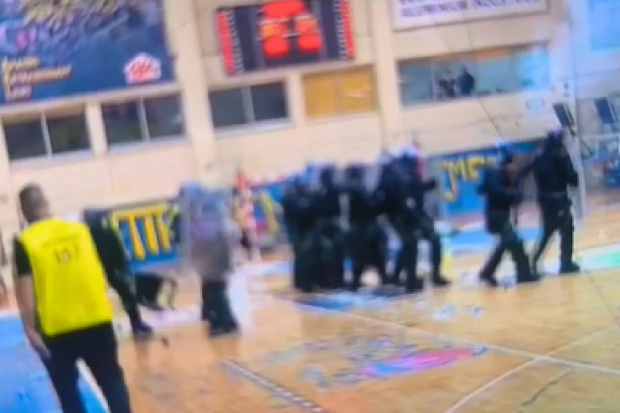 Αυτούς ψάχνει η Αστυνομία για τα επεισόδια στον αγώνα φούτσαλ ΑΕΛ-ΑΠΟΕΛ  (φώτο)