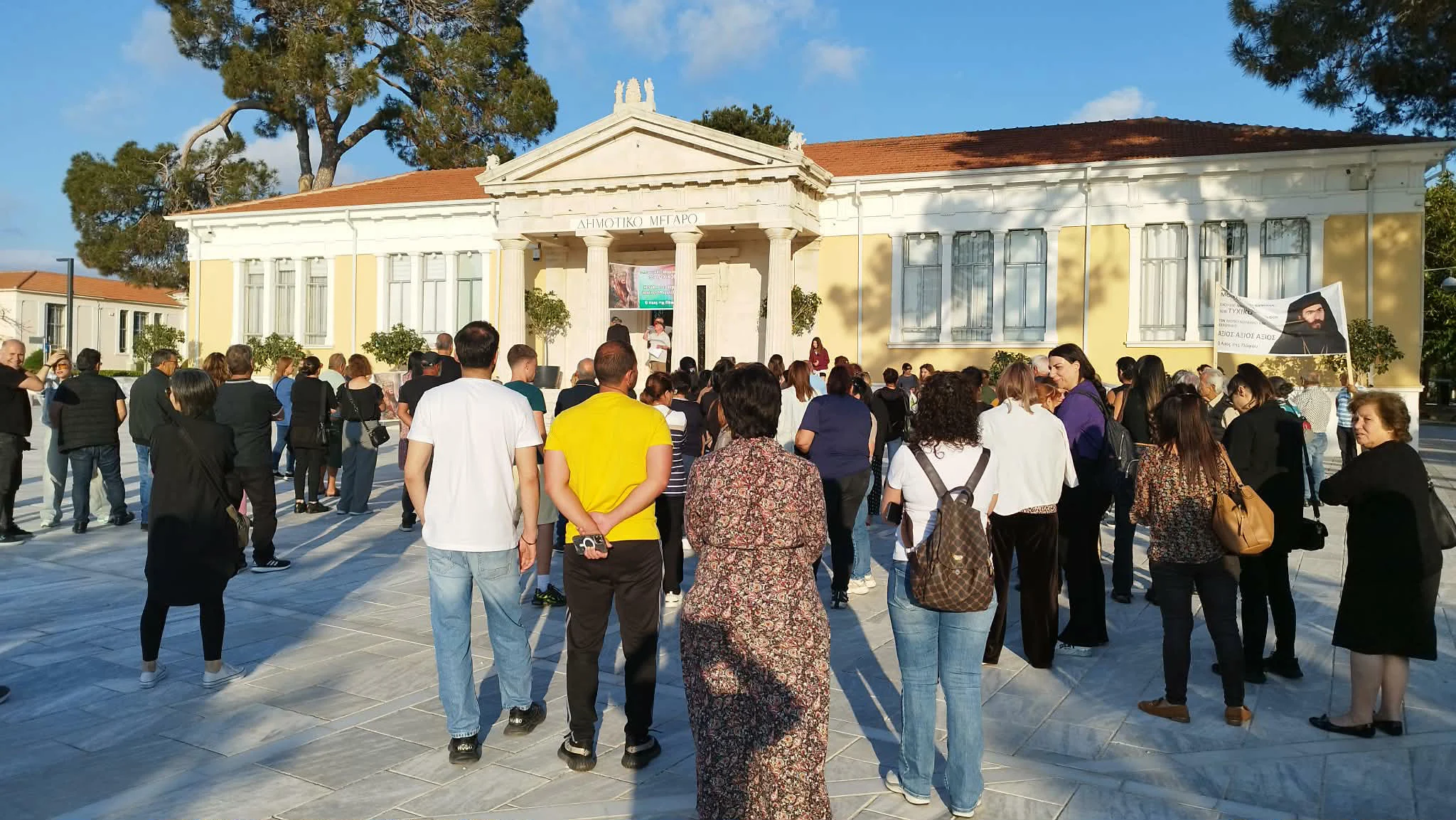 Διαμαρτυρία υποστηρικτών Τυχικού – Αντίθετοι με την εκλογή νέου Μητροπολίτη