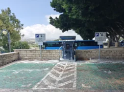 doc2026052710362703polixrisokhous-large_thumbnail