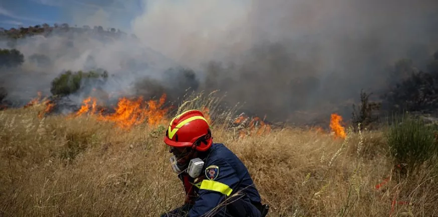 Ξέσπασε φωτιά στους Εργάτες – Στο σημείο η Πυροσβεστική