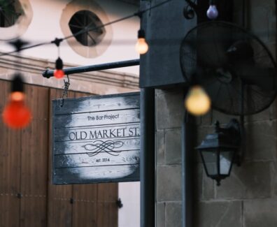 good vibes, better cocktails and stories waiting to happen. last weekend of march- friday 27th o
