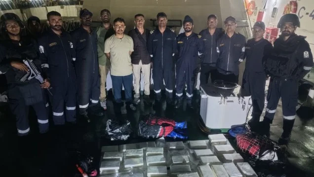 Κατάσχεση σχεδόν 119 κιλών κοκαΐνης από πλοίο με κυπριακή σημαία στην Ινδία  (φώτο)