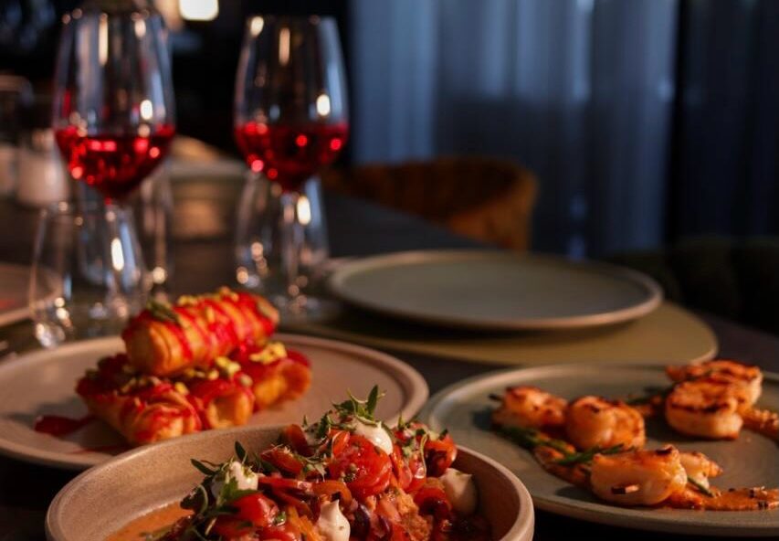 Enigma Restobar: Η all day γαστρονομική εμπειρία στο Μακένζι