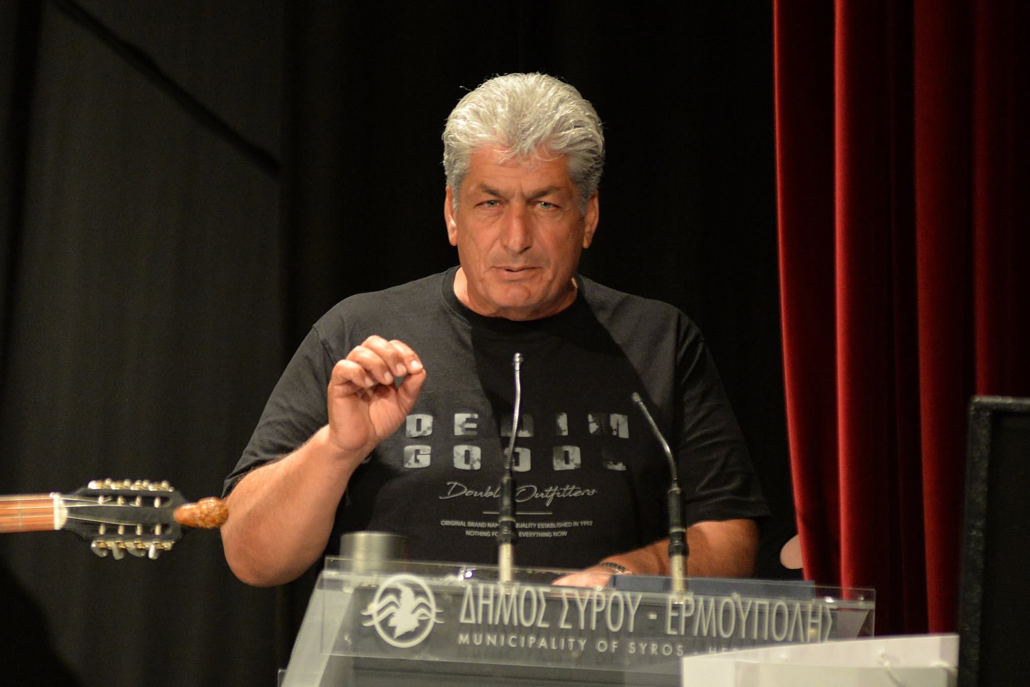Ο παραδοσιακός ποιητής της Κυπριακής ποίησης Ανδρόνικος Κατσιαντώνης και μουσικοί από την Κύπρο στο 16ο Χωροδιακό Φεστιβάλ της Ερμούπολης στο Δήμο Σύρου (βίντεο – φωτό)