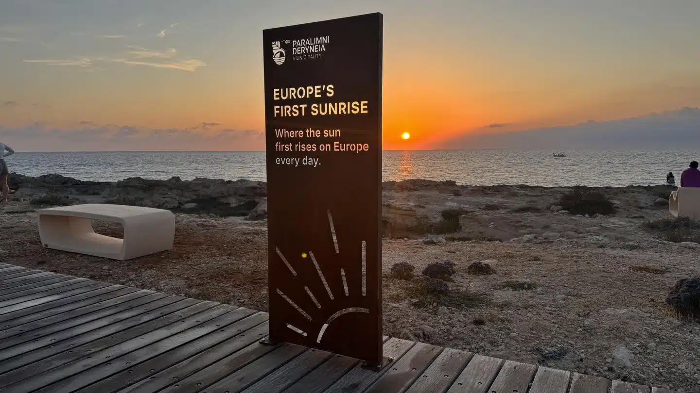 «Πρωταθλητής» στις Γαλάζιες Σημαίες ο Πρωταράς – Η πρώτη ανατολή ήλιου στην… Ευρώπη