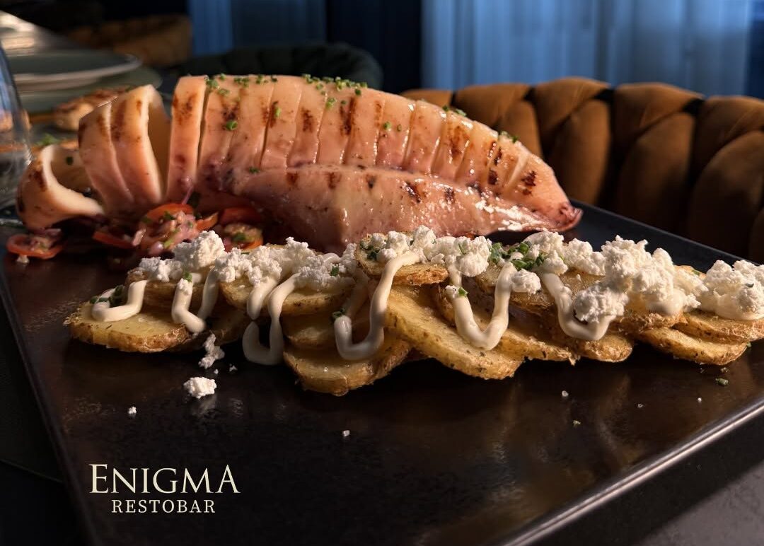 Δοκιμάσαμε το Whole Mediterranean Calamari του Enigma και καταλάβαμε γιατί ξεχωρίζει