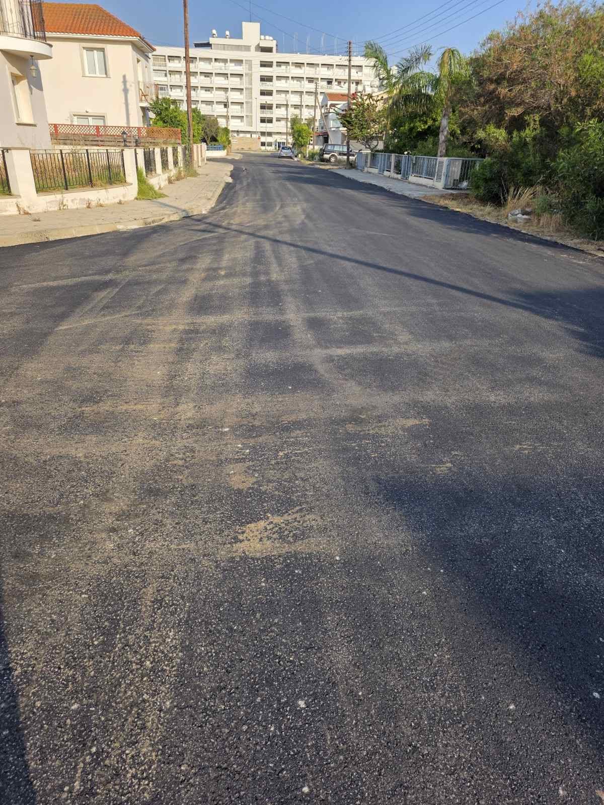 «Ολοκληρώθηκαν οι ασφαλτοστρώσεις στη Μαρσέλλενα – Νέος κύκλος εργασιών στην τουριστική περιοχή»  (φώτο)