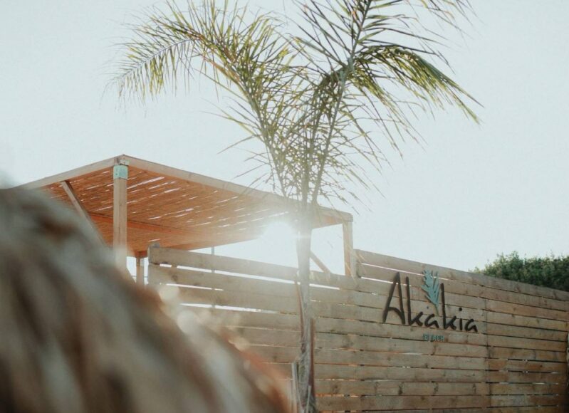 akakiabeachbar_1712567658_3341582176427029941_14014270954