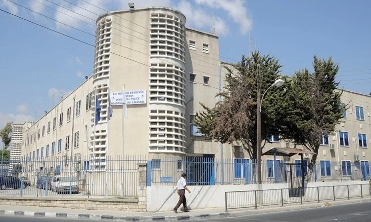 Λεμεσός: Παραδόθηκε στην Αστυνομία 24χρονος – Καταζητείτο για απόπειρα φόνου