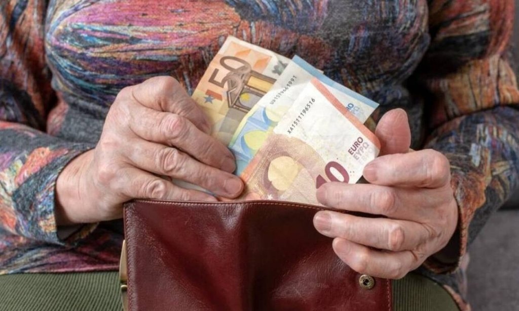 Δικαιώθηκε η δεύτερη σύζυγος συνταξιούχου- Της είχαν κόψει τη σύνταξη χηρείας
