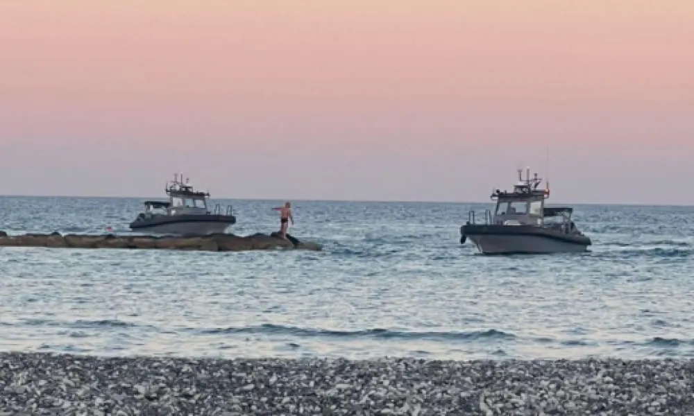 Είκοσι χρονών οι γυναίκες που ανασύρθηκαν νεκρές στην Ορόκλινη: Καλούσαν σε βοήθεια, σώθηκε η μία, πνίγηκαν οι δύο φίλες της