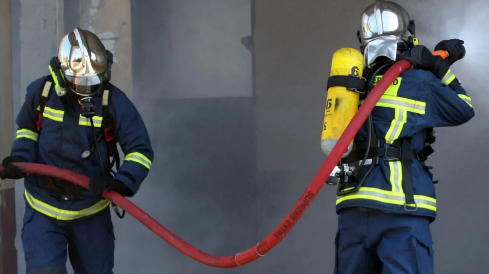 &Epsilon;&mu;&pi;&rho;&eta;&sigma;&mu;ό&sigmaf; &eta; &phi;&omega;&tau;&iota;ά &sigma;&epsilon; &kappa;&alpha;&tau;ά&sigma;&tau;&eta;&mu;&alpha; &sigma;&tau;&omicron; &iota;&sigma;ό&gamma;&epsilon;&iota;&omicron; &pi;&omicron;&lambda;&upsilon;&kappa;&alpha;&tau;&omicron;&iota;&kappa;ί&alpha;&sigmaf; &sigma;&tau;&eta; &Gamma;&epsilon;&rho;&mu;&alpha;&sigma;ό&gamma;&epsilon;&iota;&alpha;