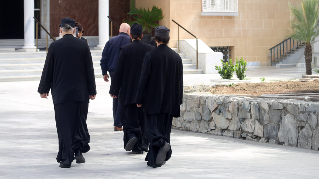 Υπόθεση Αββακούμ: Αμφισβητεί τη νομιμότητα τεκμηρίων η υπεράσπιση των μοναχών