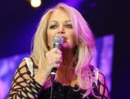 Stuttgart,,Germany,-,March,24:,Singer,Bonnie,Tyler,Live,In