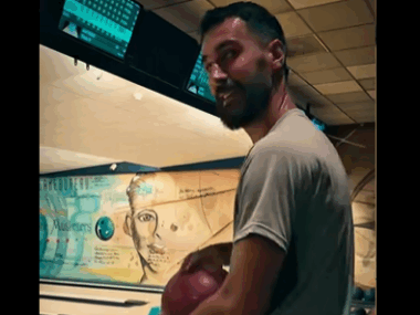 bowlingg-aek