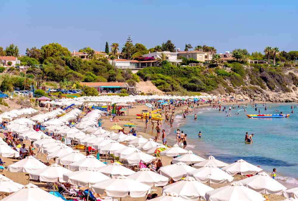 «Χάνεται» το Coral Beach στην Πάφο – 500 κρεβατάκια λιγότερα