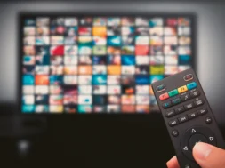 tv-peirates-ef-mak1