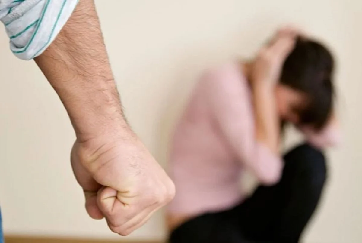 Άγριος ξυλοδαρμός 17χρονης από τον σύντροφό της στη Ρόδο