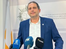 ΑΛΑΜΠΡΙΤΗΣ
