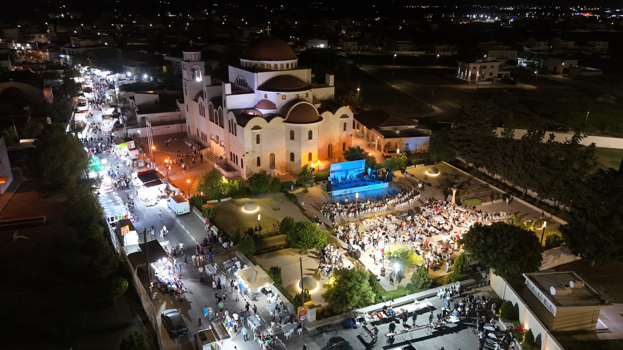 Με δύο ξεχωριστές βραδιές γεμάτες μουσική, χορό, τραγούδι και διασκέδαση θα πραγματοποιηθεί φέτος το Πανηγύρι του Ιερού Ναού Τιμίου Προδρόμου στη Δρομολαξιά