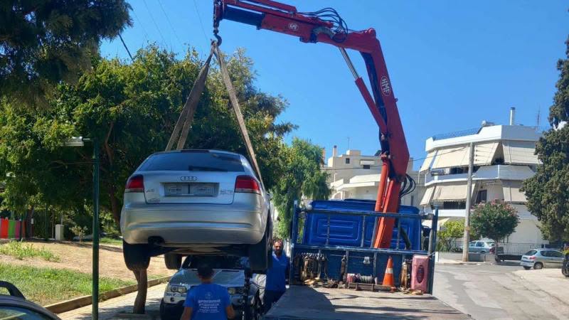 Ειδοποίηση Δήμου Αραδίππου για εγκαταλελειμμένα αυτοκίνητα