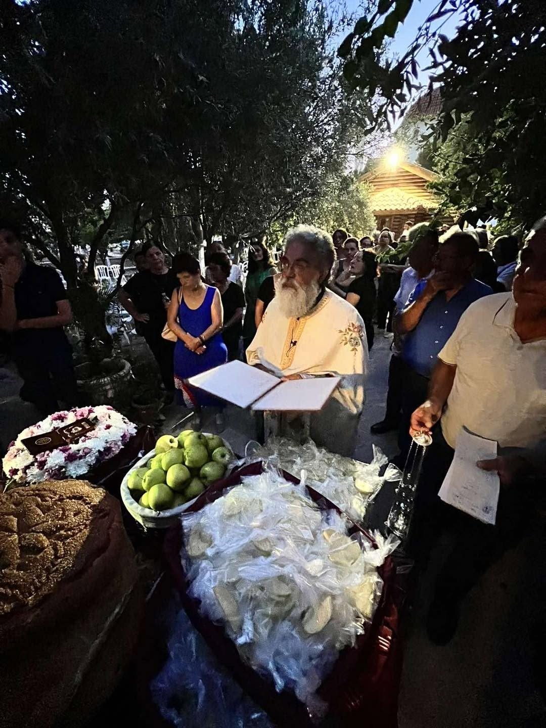 Με λαμπρότητα και δεκάδων πιστών τιμήθηκε η Αγία Ειρήνη Χρυσοβαλάντου στον Άγιο Σάββα στα Λιβάδια Λάρνακας (φώτο)