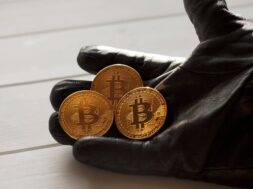 CRYPTON-BITCOIN-Photo_by_Martin__.2e16d0ba.fill-1600×900