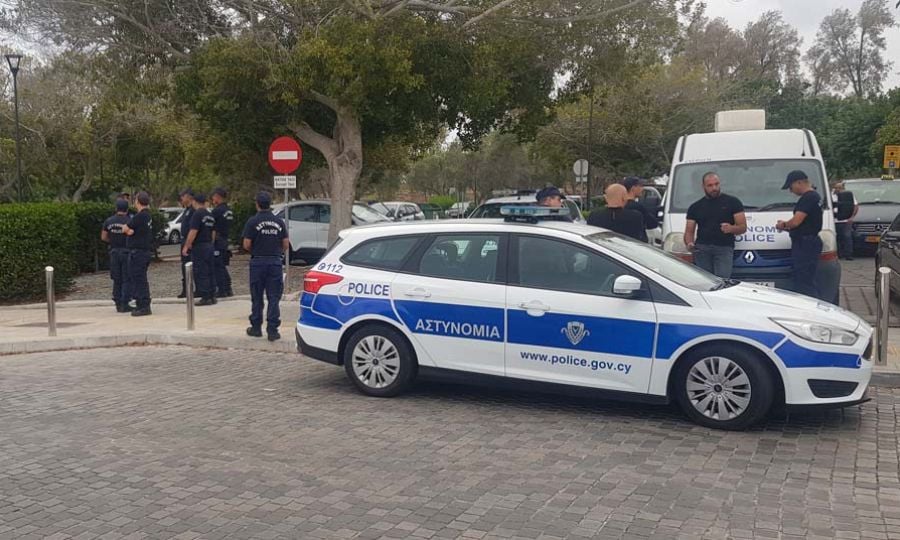 Εντόπισαν €42.500 μετρητά και 1.133 χάπια έκσταση-Τραυματίστηκαν Αστυνομικοί