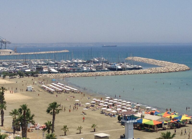 finikudes-larnaca-thalassa