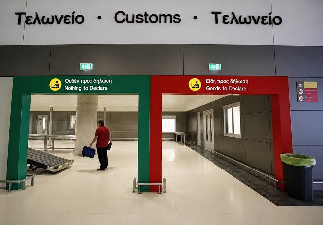Στα «δίχτυα» των Τελωνειακών επιβάτης με ρολόγια αξίας €57.000 στο Αεροδρόμιο Λάρνακας