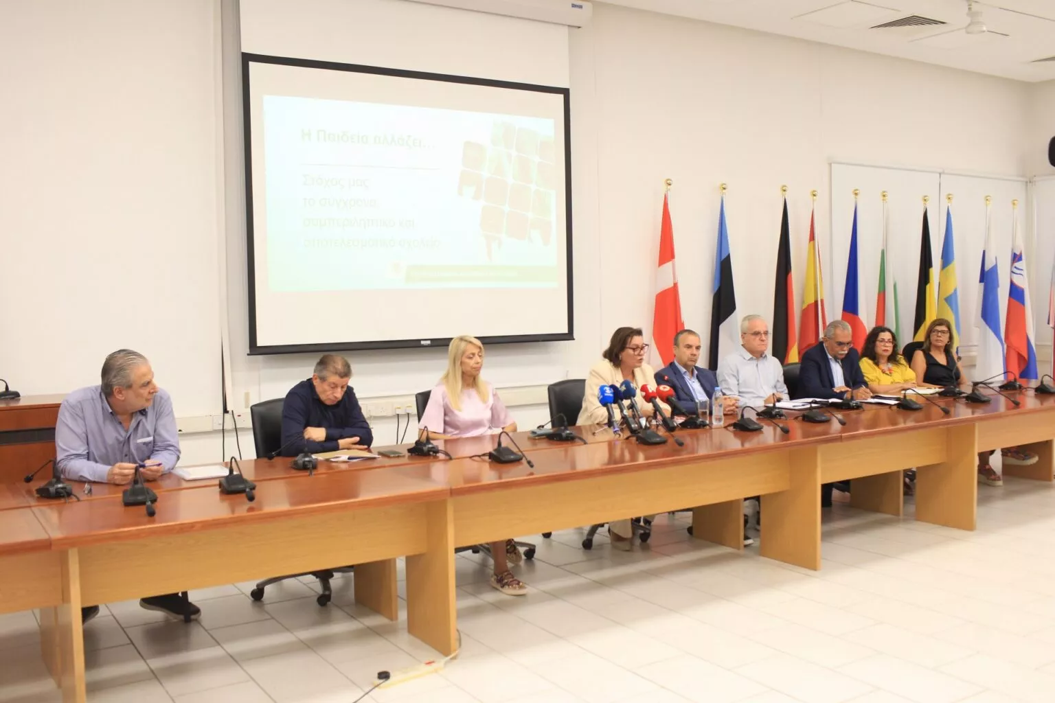 Έτοιμοι οι κοινωνικοί λειτουργοί για τα σχολεία: Σε ποια σχολεία αρχίζει η πιλοτική εφαρμογή του προγράμματος