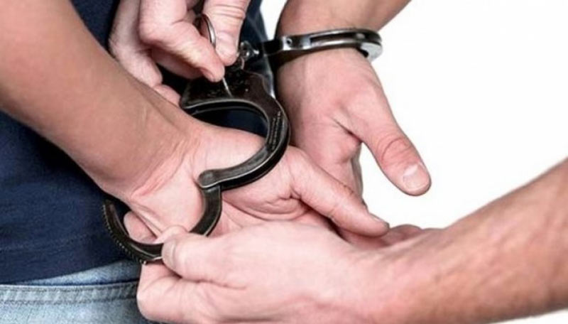 Συνελήφθη ο πατέρας που άφησε την 11χρονη κόρη του για να δει ποδόσφαιρο