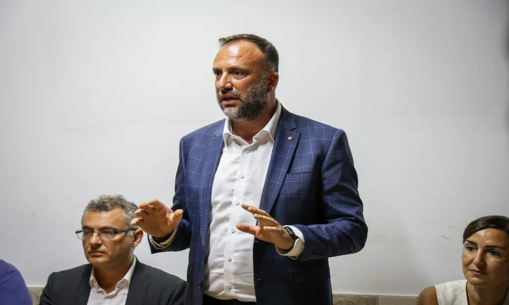 Κατεχόμενα: Σχέδιο επτά σημείων για το χάος με τους παράτυπους εργάτες και φοιτητές παρουσίασε το Κόμμα Κοινοτικής Δημοκρατίας