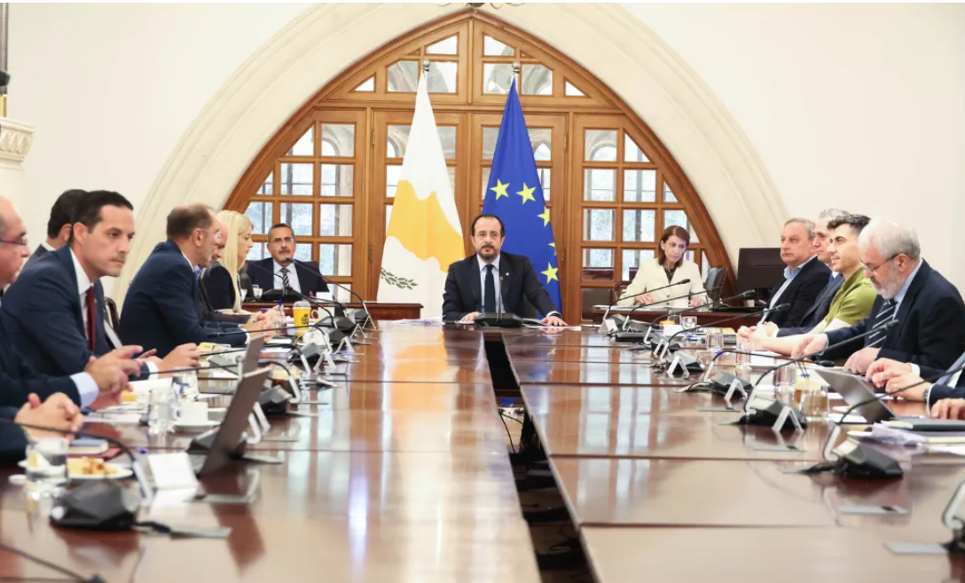 Αυτά είναι τα μέτρα που αναμένεται να ανακοινώσει η κυβέρνηση για την ακρίβεια