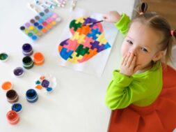Girl,Drew,A,Postcard,For,Autism,Day,And,Sends,An