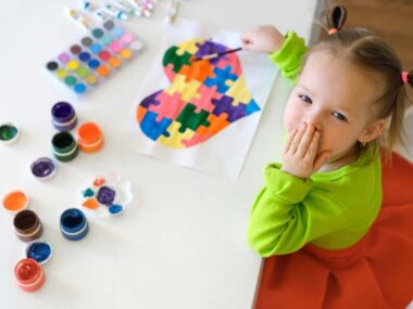 Girl,Drew,A,Postcard,For,Autism,Day,And,Sends,An