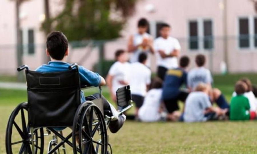 ΚΥΣΟΑ: Η απεργία ωρομισθίων καθηλώνει μαθητές με αναπηρίες στα σπίτια τους