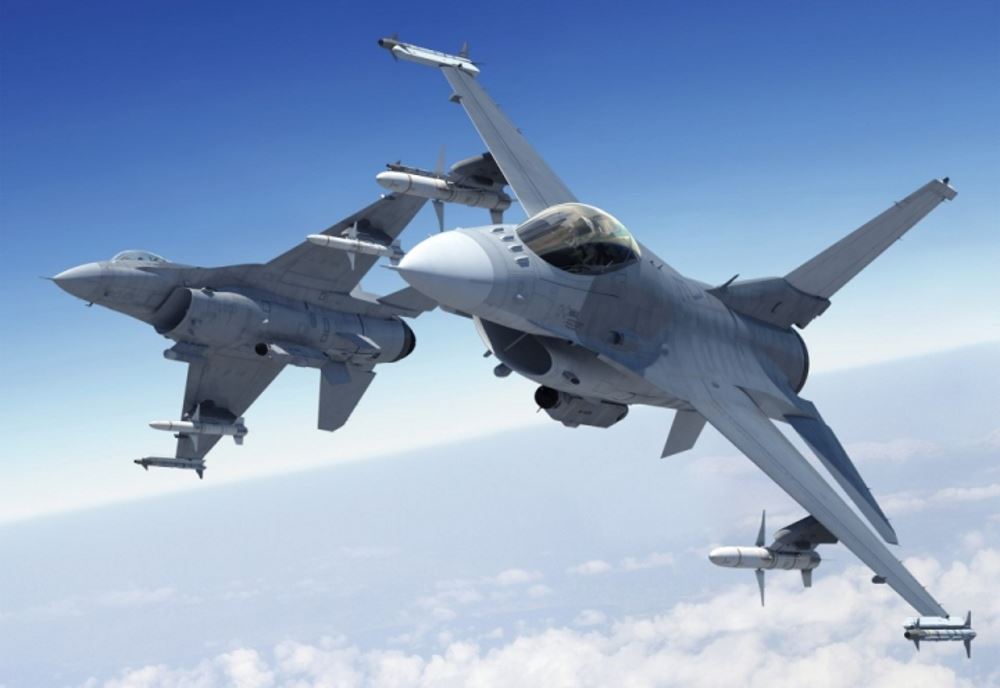 Δύο ελληνικά F-16 Viper ίπτανται πάνω από την ελεύθερη Λευκωσία  (βίντεο)