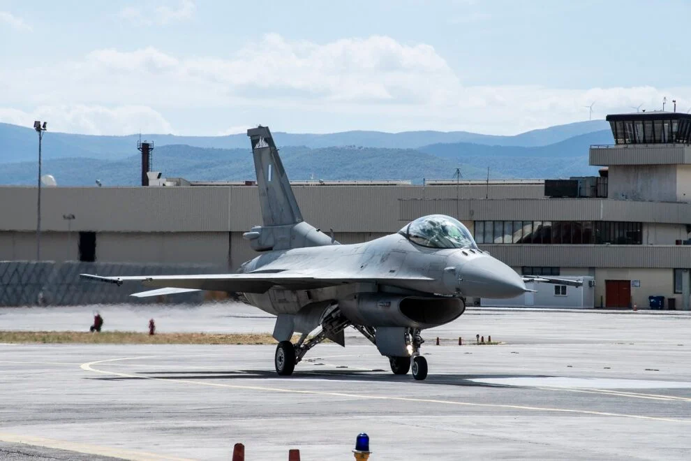 f_16_viper_eab_990x660
