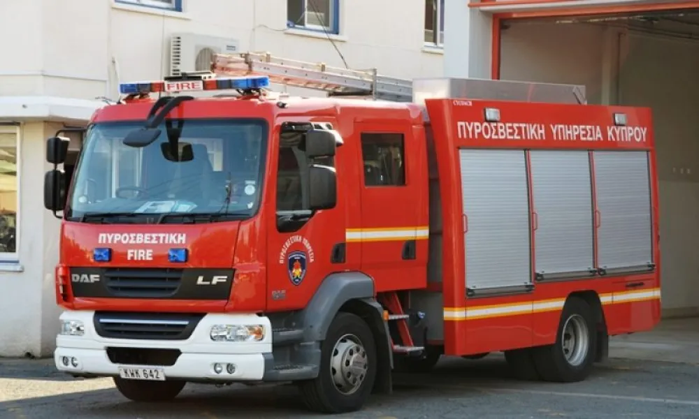 Επί ποδός οι πυροσβέστες στην Κοινότητα Κάμπου, παρανάλωμα του πυρός ηλεκτρικός πίνακας υποστατικού