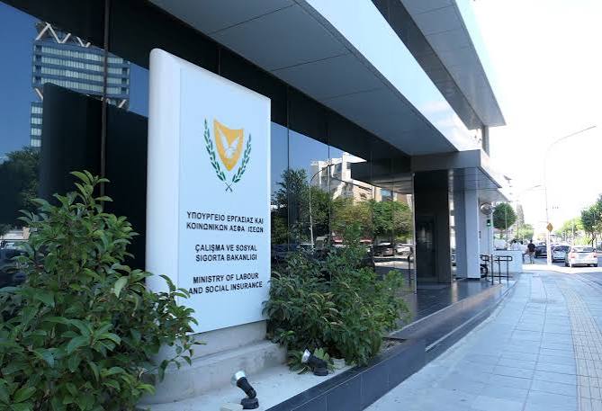 Για αυτά τα επαγγέλματα είναι πλέον απαραίτητες οι ιατρικές εξετάσεις, τι προβλέπουν τα διατάγματα