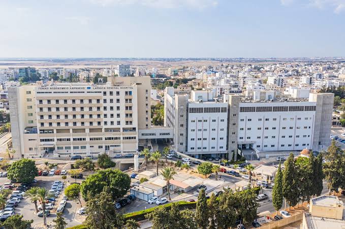 Βλέπει ΟΚΥπΥ η Ε.Ε. του ΑΚΕΛ και πάει… Βουλή τα προβλήματα υπερπληρότητας του Νοσοκομείου Λάρνακας