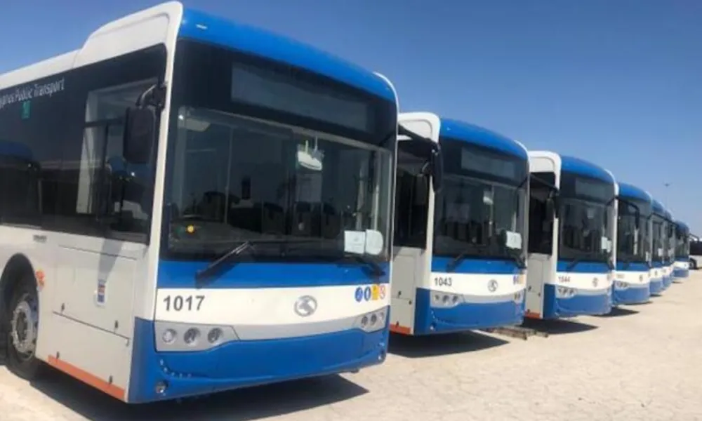 Ελεγκτική Υπηρεσία: Εξόφθαλμη παραβίαση στη σύμβαση – Δεν παρέδωσε ούτε τα μισά λεωφορεία ο Ανάδοχος
