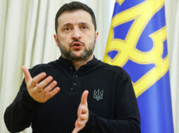 2025-02-26T132124Z_719129456_RC2B2DAAMJE8_RTRMADP_3_UKRAINE-CRISIS-USA-MINERALS-ZELENSKIY