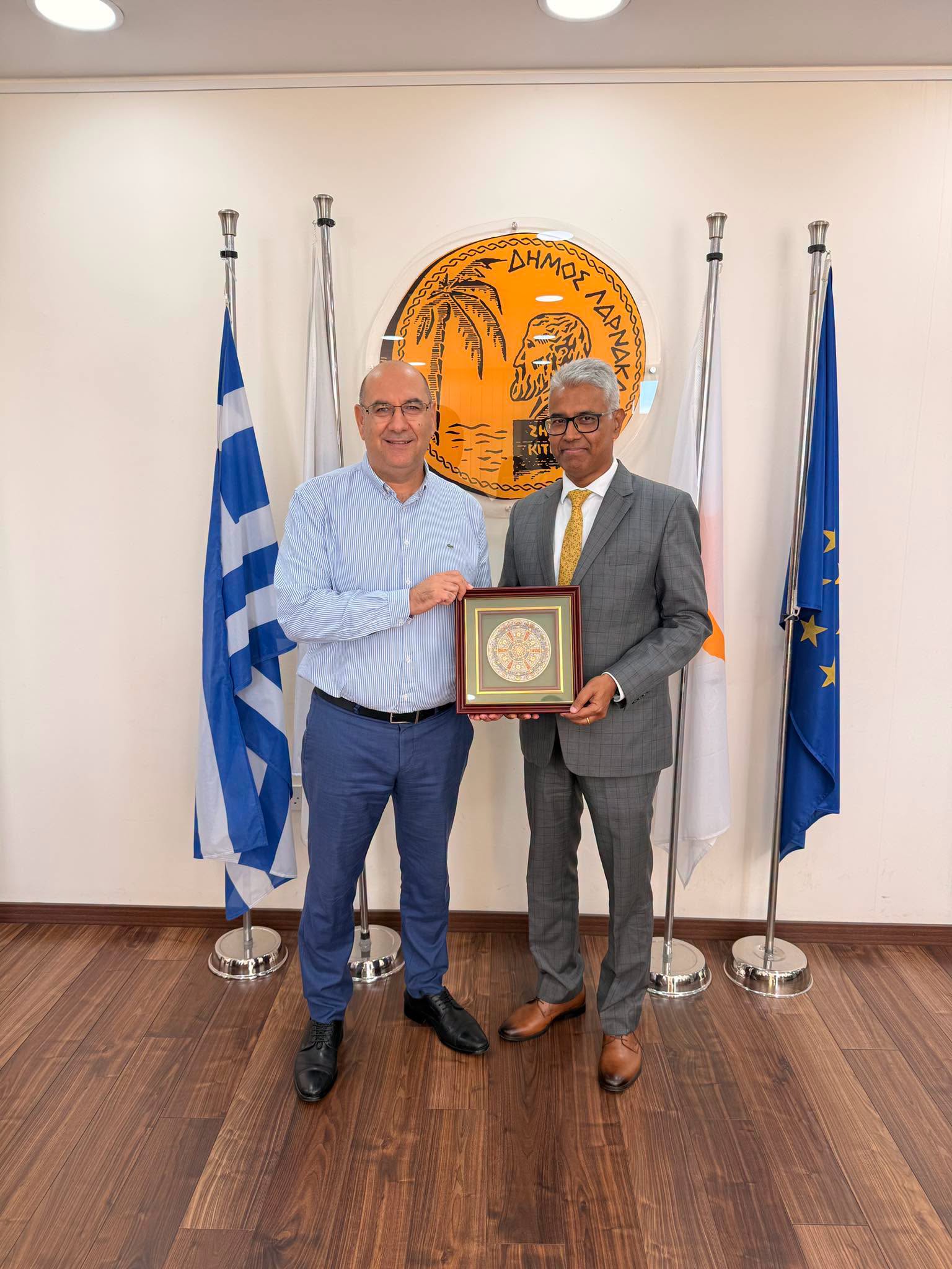 Συνάντηση Δημάρχου Λάρνακας με τον Ύπατο Αρμοστή της Ινδίας στην Λάρνακα  (φώτο)