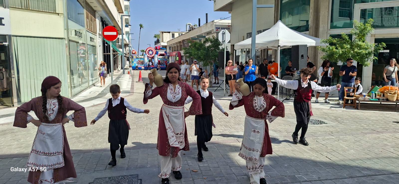 Έκλεψε τις εντυπώσεις το παιδικό χορευτικό τμήμα “Το Περιβόλι του Αγίου Λαζάρου” στο VENEROK LARNACA 2026 (pics-video)
