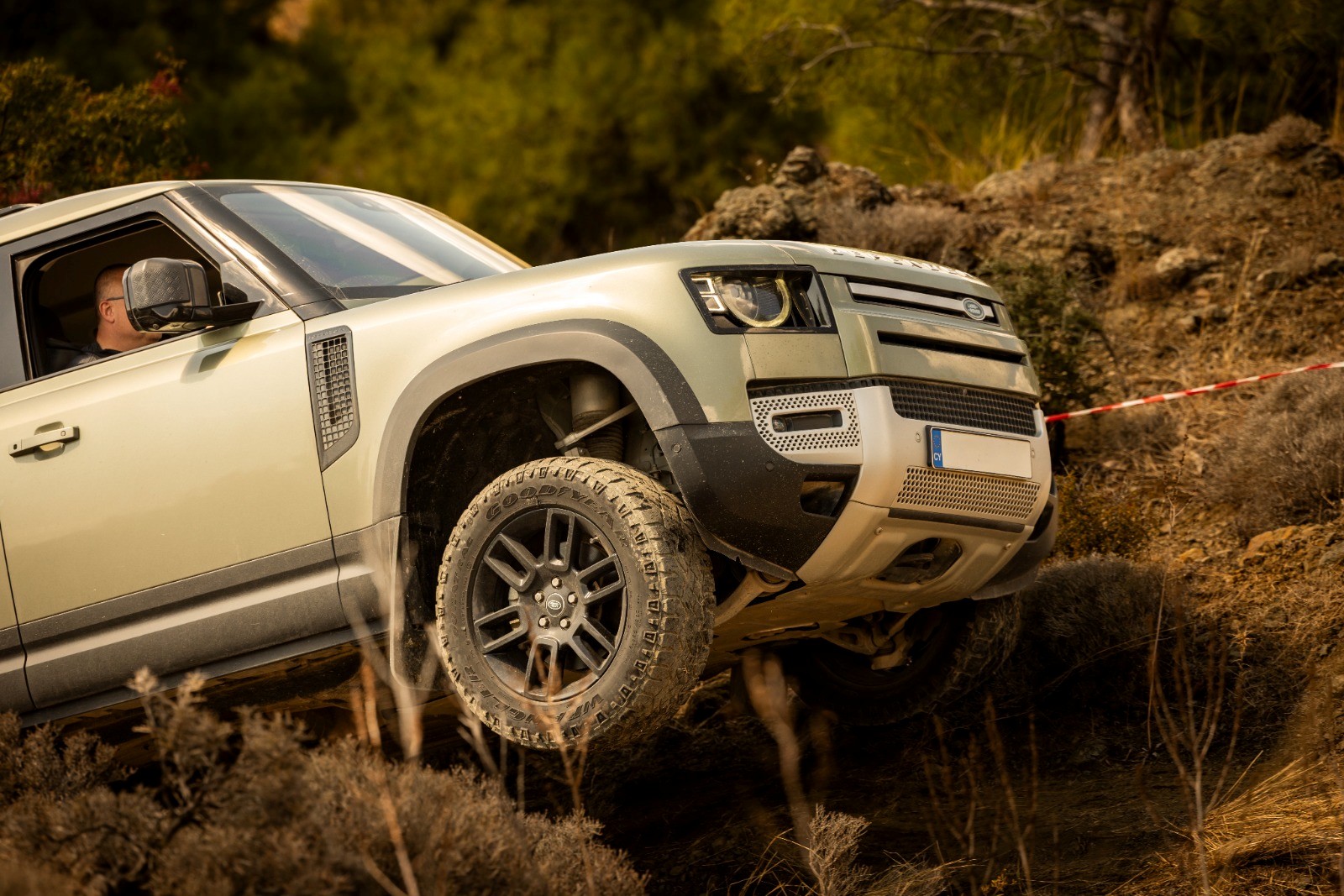 Defender Experience: Μια αυθεντική εμπειρία οδήγησης πέρα από τα συνηθισμένα