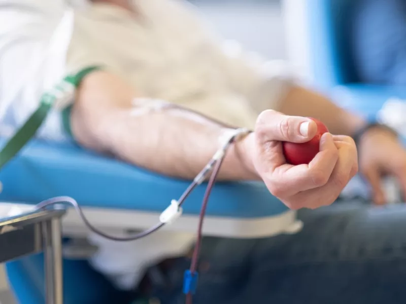 Στρατηγική για το Αίμα: Ελκυστικά κίνητρα για ενίσχυση της αιμοδοσίας  – Τι περιλαμβάνεται για τέλη κυκλοφορίας, δωρεάν στάθμευση και άλλες διευκολύνσεις