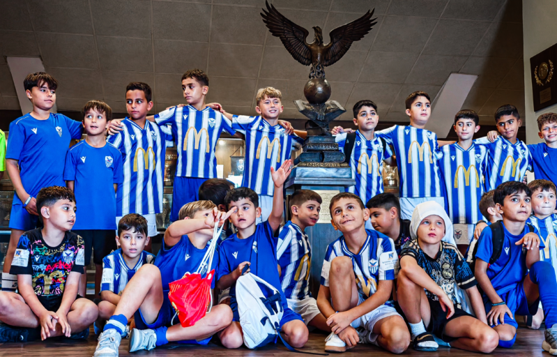 anorthosis-mikroi